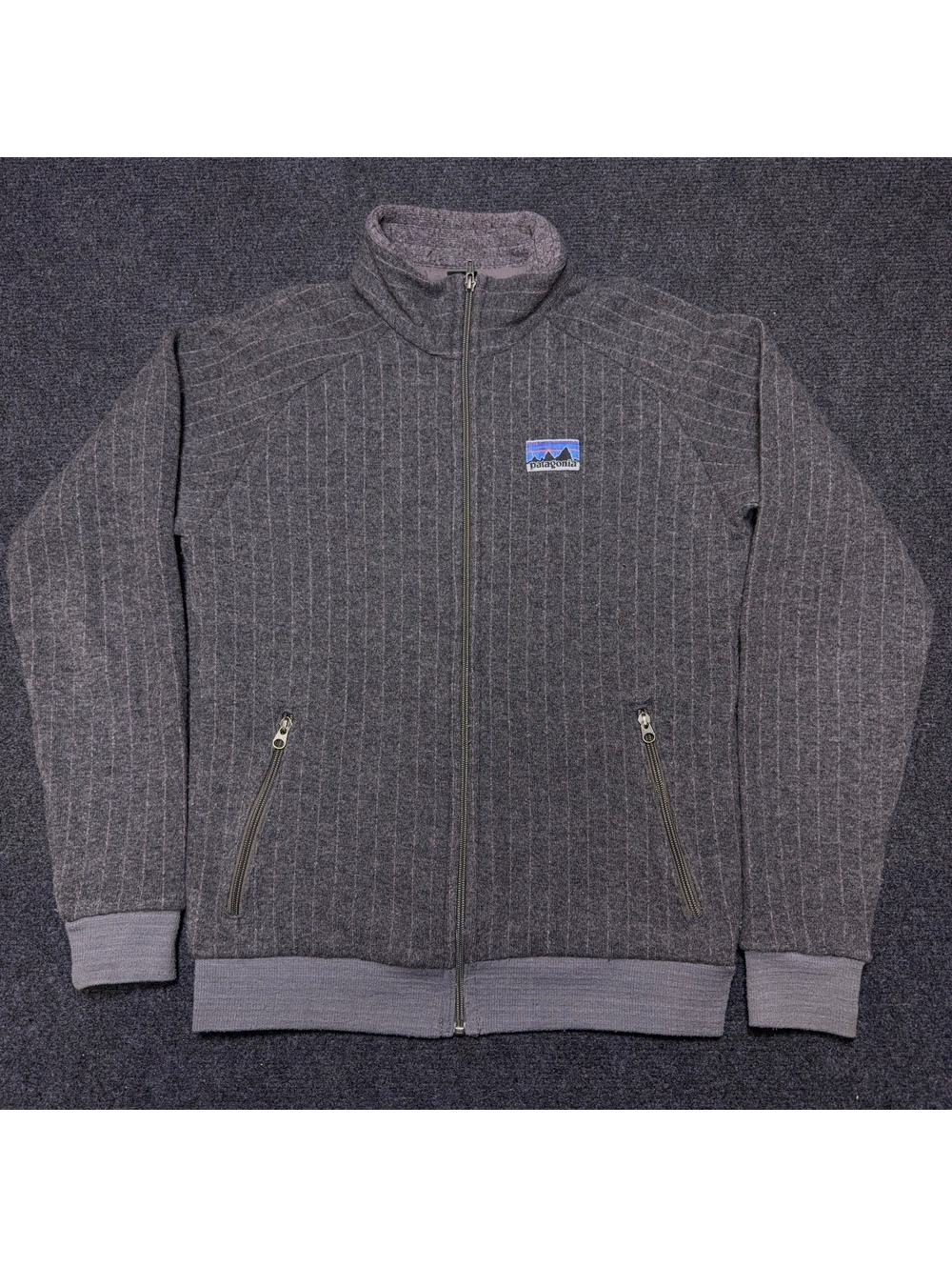 Vintage Patagonia Men's M Gray Striped Fleece Full Zip Sweatshirt